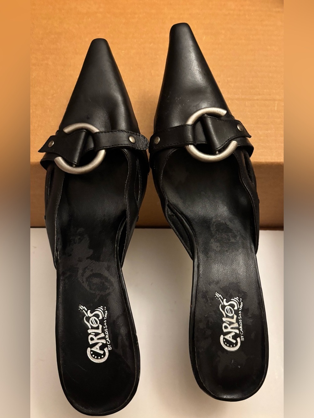 Carlos by Carlos Santana Black  Pointed Leather Heels Silver C Accent 7.5